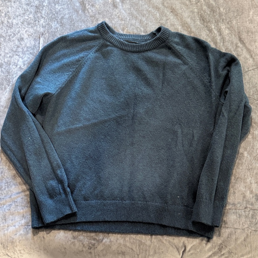 Banana Republic Men's Dark Blue Crewneck Sweater